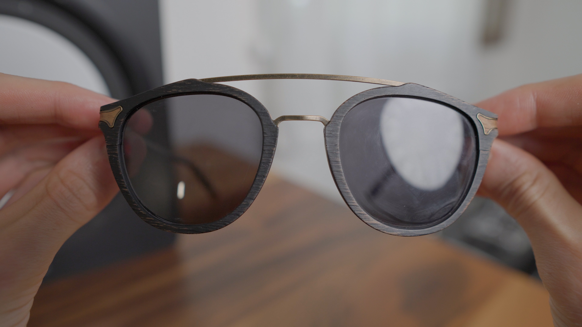 Shwood Kinsrow Lifestyle Sunglasses Review Walnut Wood Metal Vintage Design Sustainable Front Desk Frames